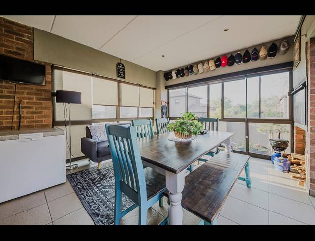 3 BEDROOM TOWNHOUSE FOR SALE IN RUIMSIG COUNTRY ESTATE